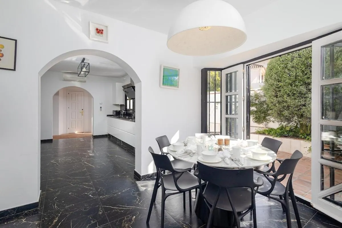 Casa Del Sol Villa By Hostlovers Marbella